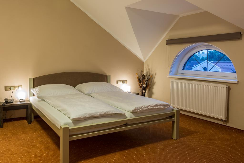 Hotel Luznice Planá nad Lužnicí Bagian luar foto
