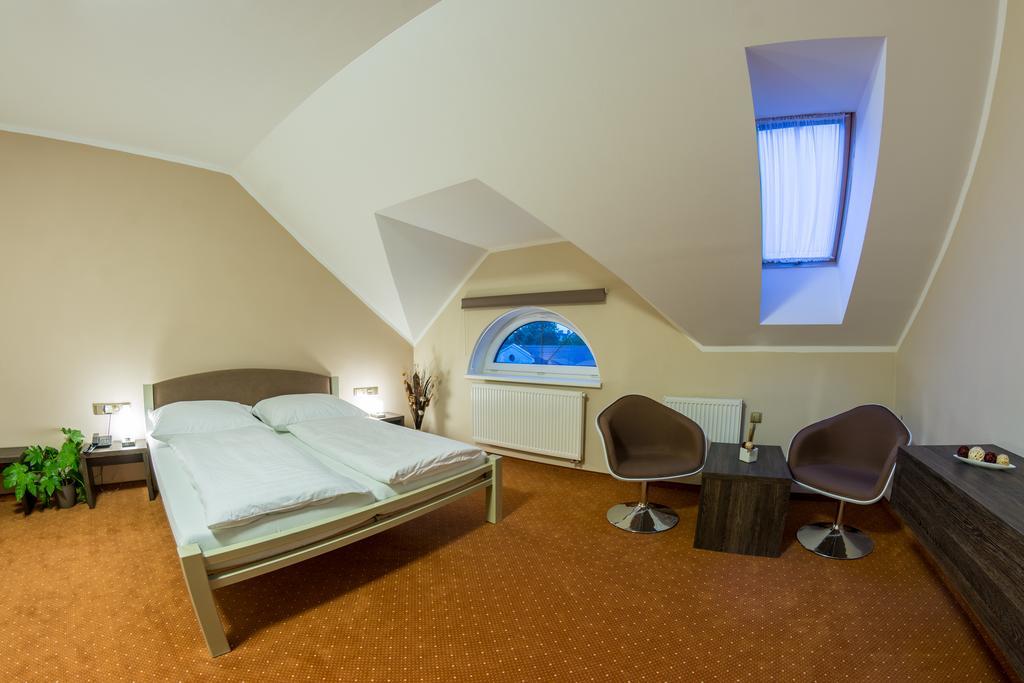 Hotel Luznice Planá nad Lužnicí Ruang foto