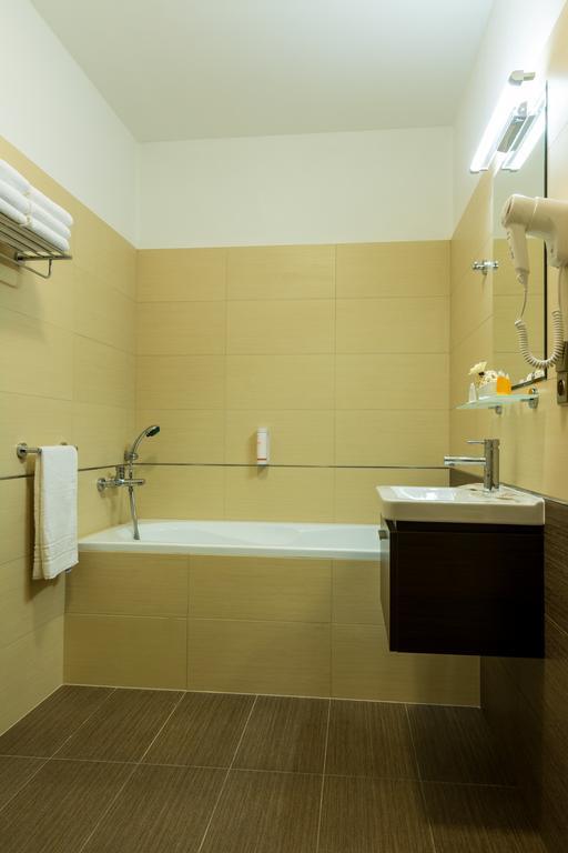 Hotel Luznice Planá nad Lužnicí Bagian luar foto