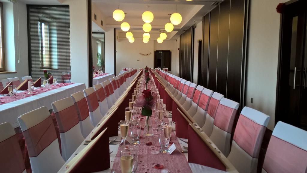 Hotel Luznice Planá nad Lužnicí Bagian luar foto